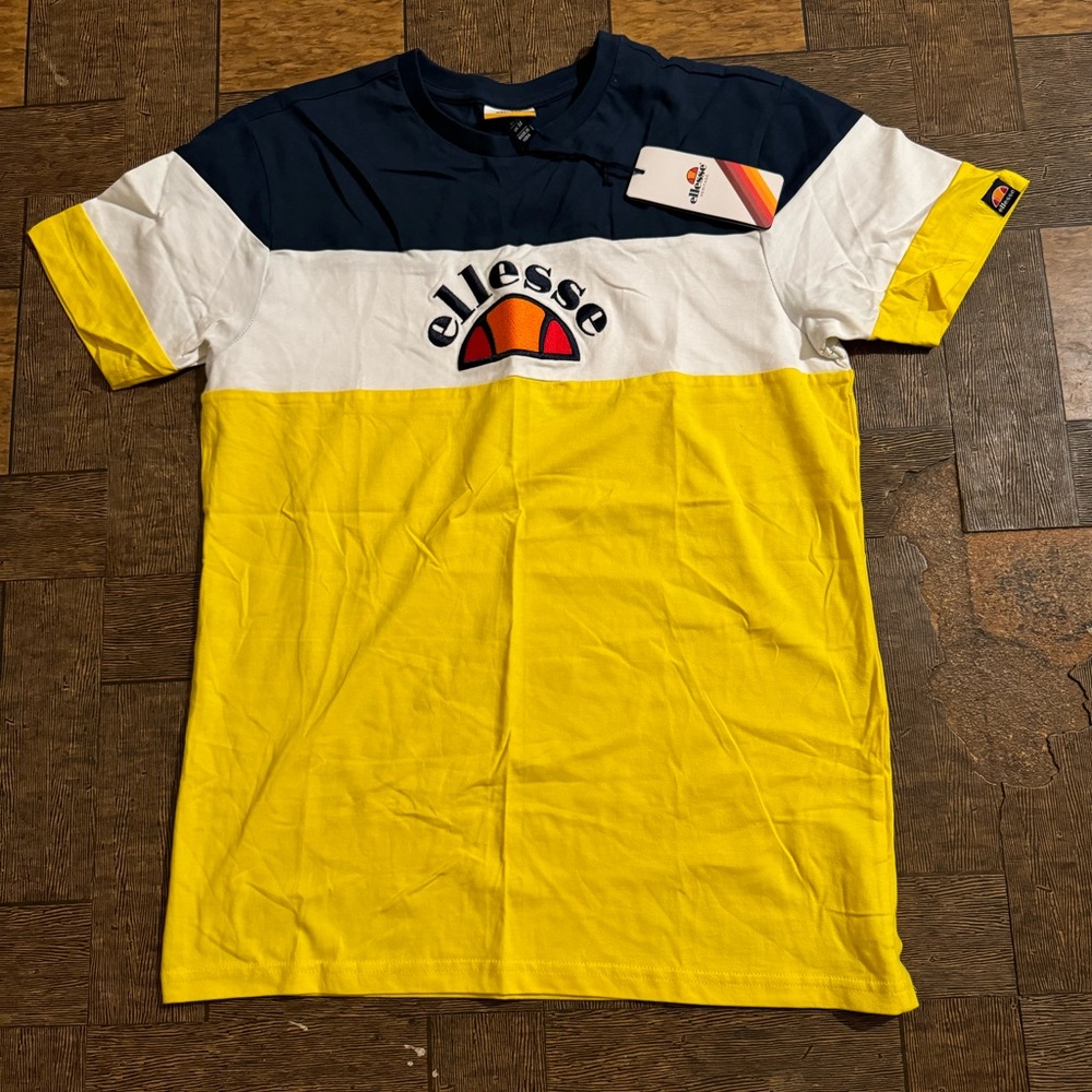 Ellesse Shirt Nike AF1 Jordan Retro New Balance 2002R Adidas Samba Puma Speedcat
